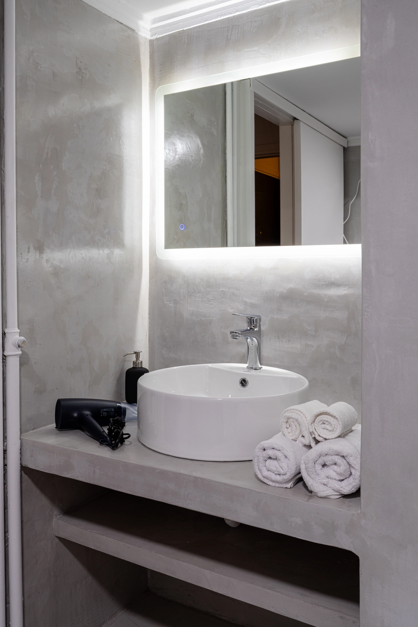central-elegant-flat-ninezerotwo_10