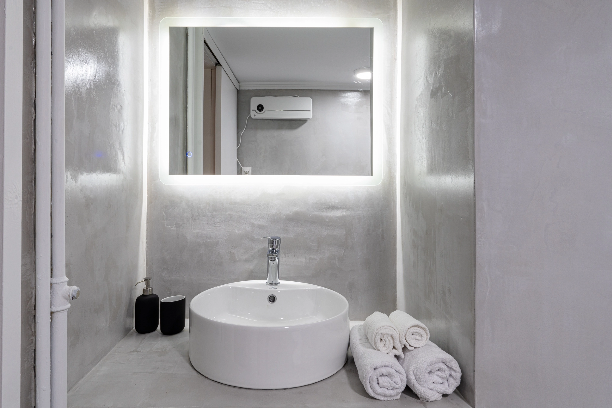 central-elegant-flat-ninezerotwo_18
