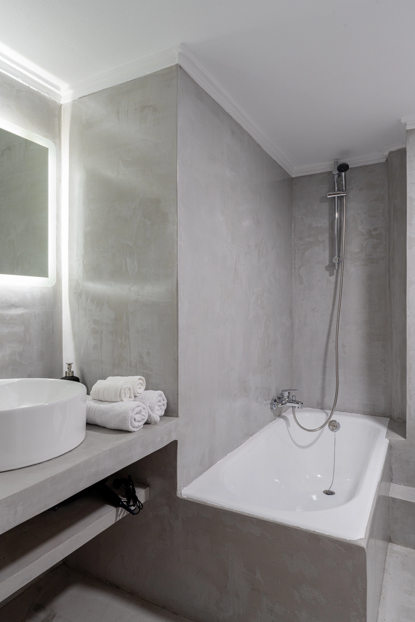 central-elegant-flat-ninezerotwo_19