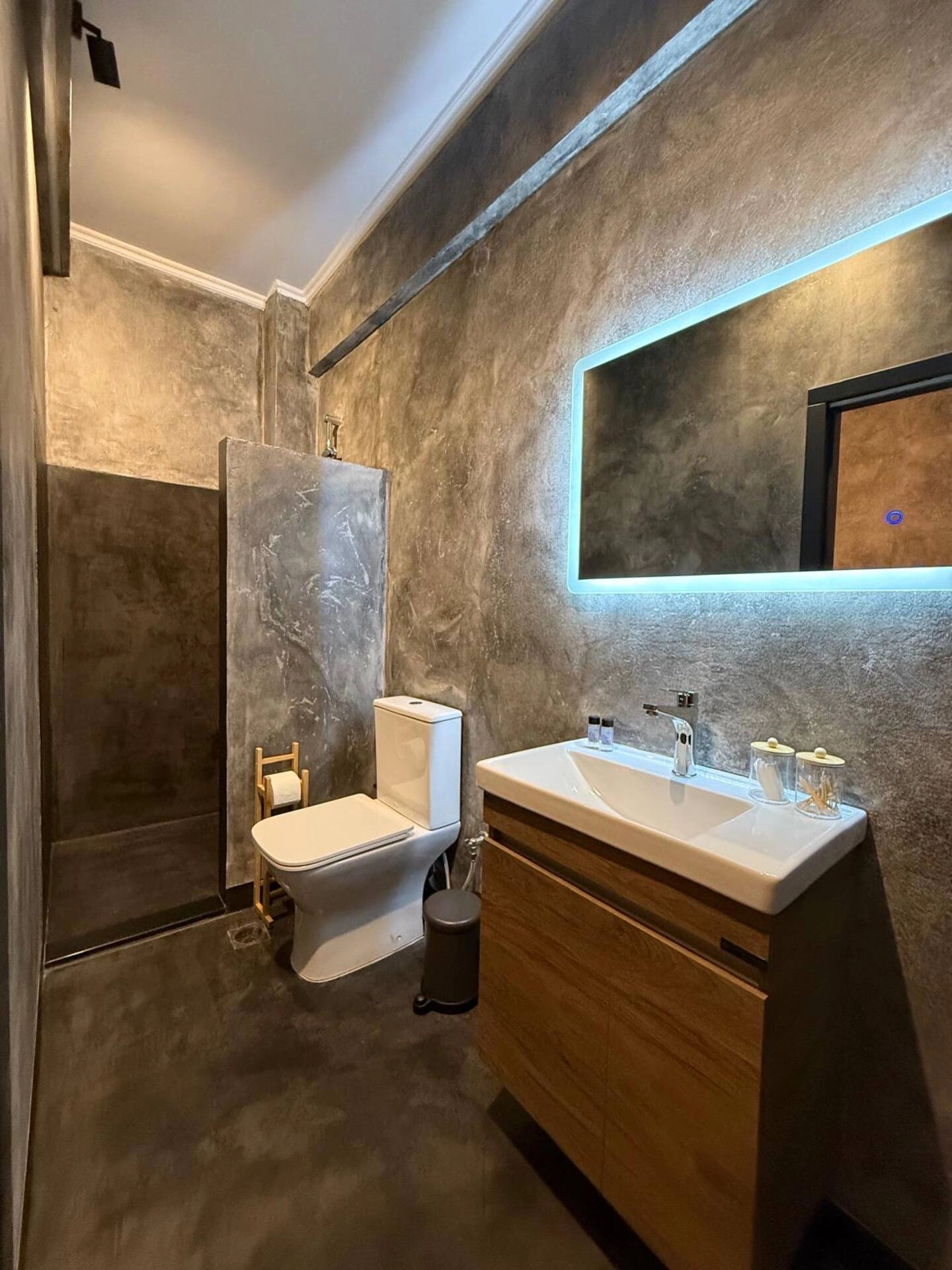 central-luxury-apt-ninezerotwo_10
