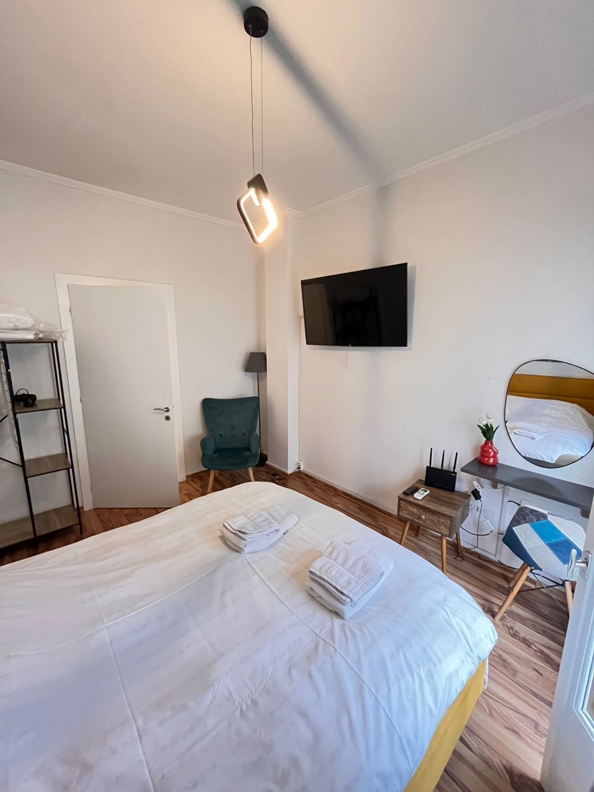 modern-cozy-flat-ninezerotwo_09